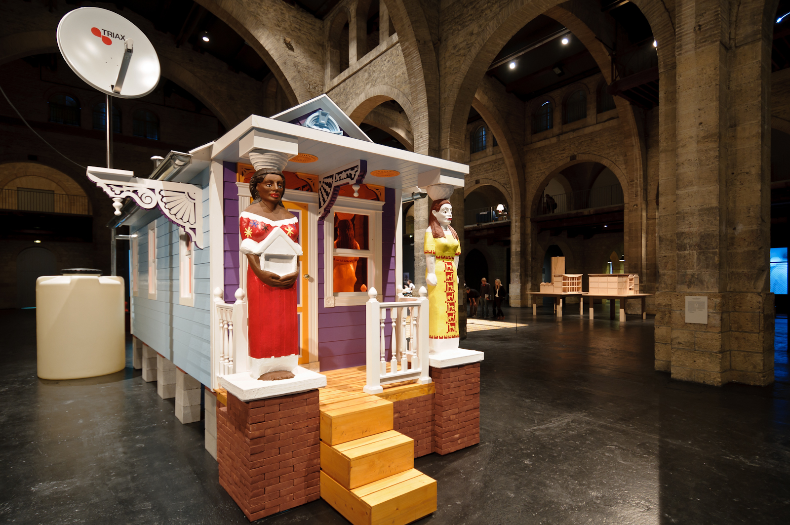 New Orleans: Shotgun House with Rainwater-Harvesting Tank
