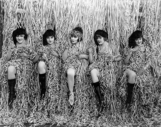 sennett-bathing-beauties-1915